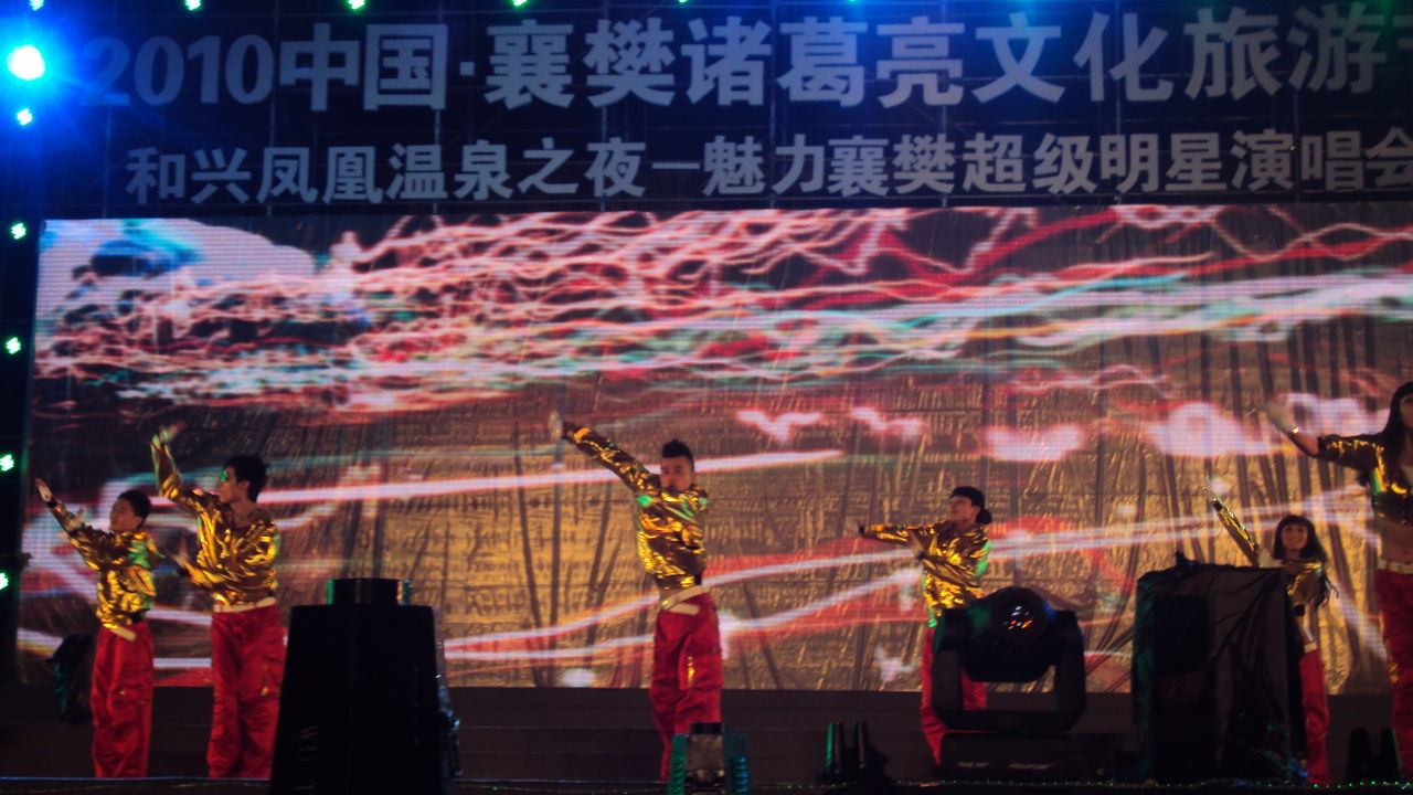 东方金石影视浅色极简